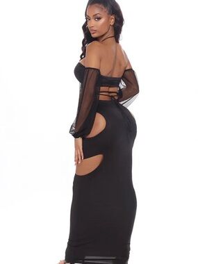 Fashion Nova Black Off-Shoulder Cutout Maxi Skirt